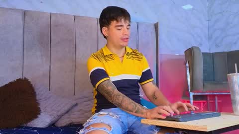 NOAH  online show from 2, 2, 2025