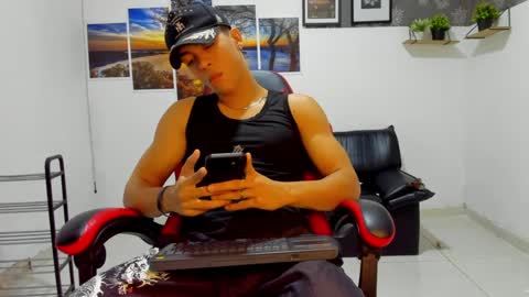 Snapshot of noah_flynn1 chatting on 17, 9, 2025 noah_flynn1 online show from 17, 9, 2025