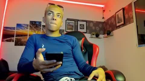 Snapshot of noah_flynn1 chatting on 4, 10, 2025 noah_flynn1 online show from 4, 10, 2025