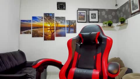 Snapshot of noah_flynn1 chatting on 7, 10, 2025 noah_flynn1 online show from 7, 10, 2025