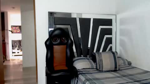 Noah Harris01 online show from 2, 11, 2025