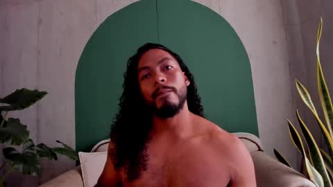 Snapshot of noah_jones__ chatting on 13, 11, 2025 Noah online show from 13, 11, 2025