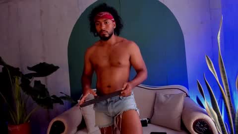 Snapshot of noah_jones__ chatting on 16, 11, 2025 Noah online show from 16, 11, 2025