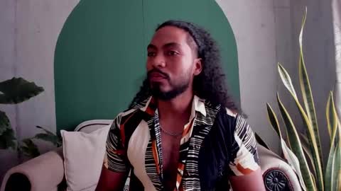 Snapshot of noah_jones__ chatting on 19, 11, 2025 Noah online show from 19, 11, 2025