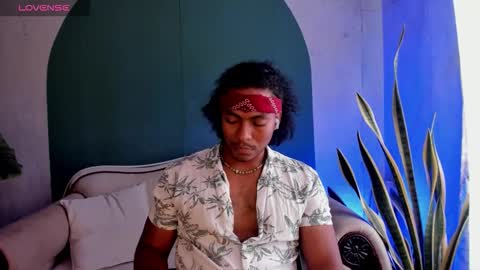 Snapshot of noah_jones__ chatting on 26, 11, 2025 Noah online show from 26, 11, 2025