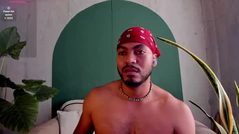 Snapshot of noah_jones__ chatting on 15, 12, 2025 Noah online show from 15, 12, 2025