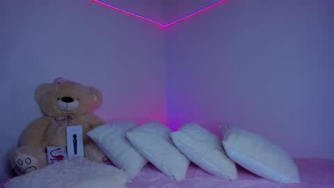 Snapshot of noah_russel chatting on 18, 11, 2025 Noah online show from 18, 11, 2025