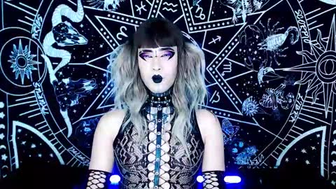 caroline online show from 13, 11, 2025