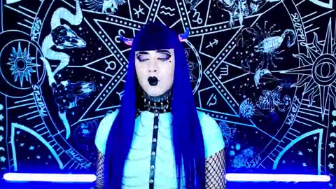 caroline online show from 25, 11, 2025