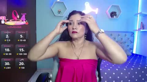 Snapshot of noelia_milfs chatting on 27, 10, 2025 noelia_milfs online show from 27, 10, 2025