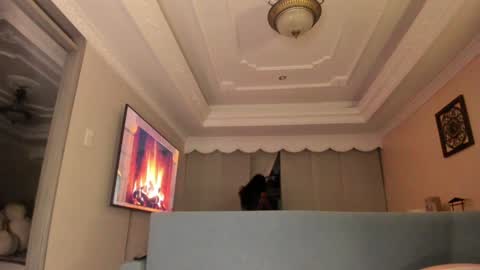  In instagram dayhannanoemi online show from 25, 2, 2026