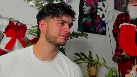 Snapshot of noha_miler chatting on 26, 12, 2024 kevin online show from 26, 12, 2024