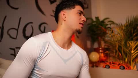 Snapshot of noha_miler chatting on 12, 9, 2025 kevin online show from 12, 9, 2025