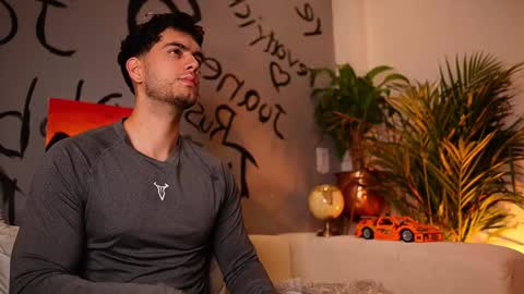 Snapshot of noha_miler chatting on 4, 10, 2025 kevin online show from 4, 10, 2025