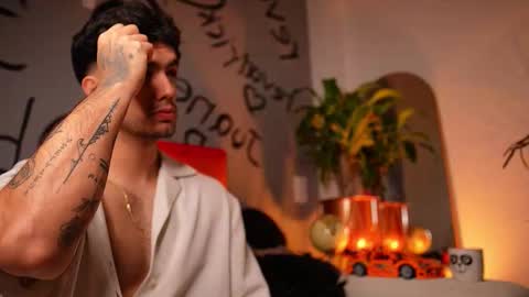 Snapshot of noha_miler chatting on 16, 10, 2025 kevin online show from 16, 10, 2025