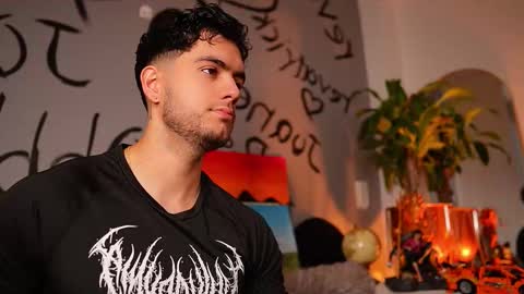 Snapshot of noha_miler chatting on 16, 10, 2025 kevin online show from 16, 10, 2025