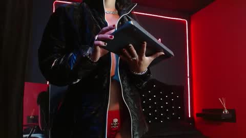 Snapshot of noha_thomson chatting on 28, 10, 2025 Noha Thomson online show from 28, 10, 2025