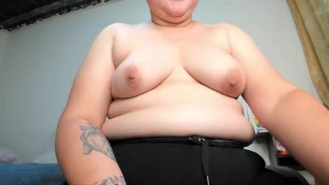 Snapshot of noha_whiite chatting on 4, 12, 2025 Noha online show from 4, 12, 2025