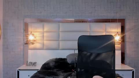 Snapshot of nohemi_louse chatting on 19, 11, 2025 Nohemi online show from 19, 11, 2025