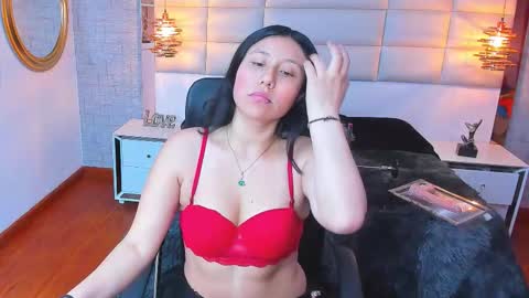 Snapshot of nohemi_louse chatting on 21, 12, 2025 Nohemi online show from 21, 12, 2025