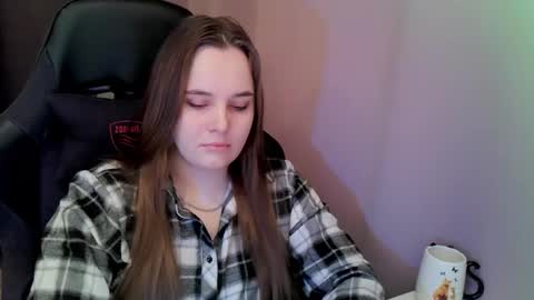 noir_ember_ online show from 21, 11, 2025