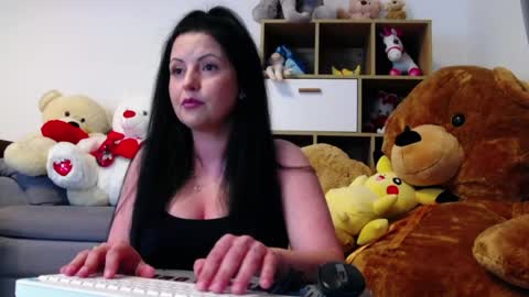 noirbella online show from 8, 5, 2026