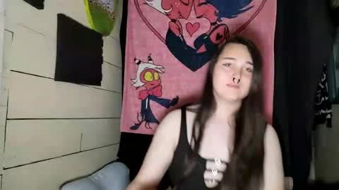 Snapshot of nonbinarybeauty20 chatting on 17, 6, 2026 nonbinarybeauty20 online show from 17, 6, 2026
