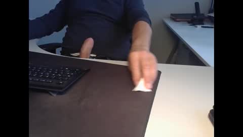 Snapshot of nonsequiture chatting on 12, 10, 2025 Ralle online show from 12, 10, 2025