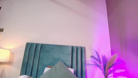 Nora Da Silva online show from 25, 10, 2025