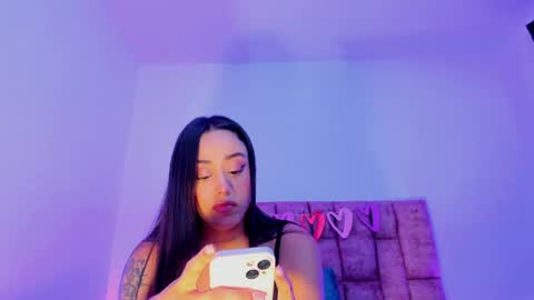 Snapshot of nora_dasilva chatting on 12, 5, 2026 Nora Da Silva online show from 12, 5, 2026