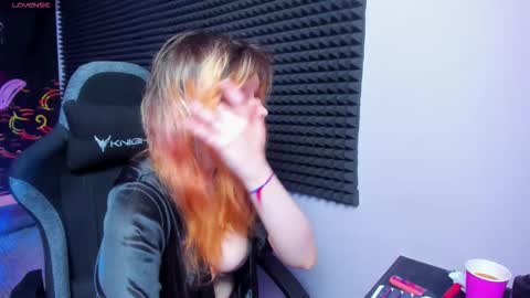 Snapshot of nora_lovvv chatting on 3, 10, 2025 Nora online show from 3, 10, 2025