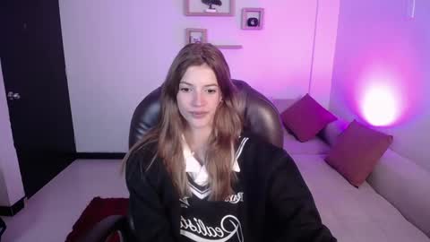 Snapshot of nora_vennucci chatting on 13, 12, 2024 Nora online show from 13, 12, 2024