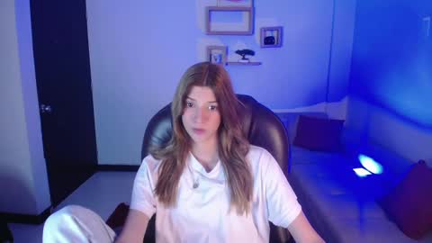 Snapshot of nora_vennucci chatting on 31, 12, 2024 Nora online show from 31, 12, 2024