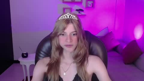 Snapshot of nora_vennucci chatting on 24, 1, 2025 Nora online show from 24, 1, 2025