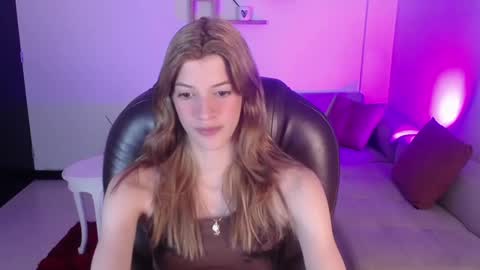 Snapshot of nora_vennucci chatting on 5, 2, 2025 Nora online show from 5, 2, 2025