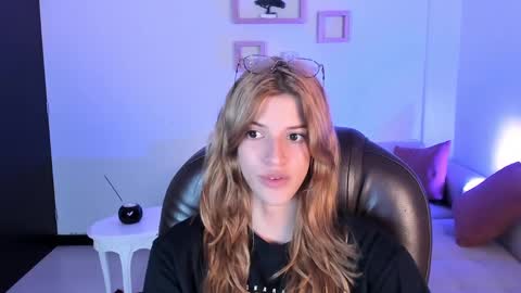 Snapshot of nora_vennucci chatting on 11, 2, 2025 Nora online show from 11, 2, 2025