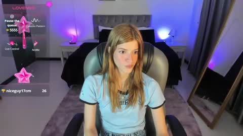 Snapshot of nora_vennucci chatting on 4, 3, 2025 Nora online show from 4, 3, 2025