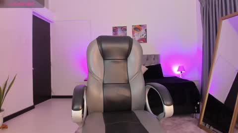 Snapshot of nora_vennucci chatting on 11, 3, 2025 Nora online show from 11, 3, 2025