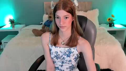 Snapshot of nora_vennucci chatting on 8, 10, 2025 Nora online show from 8, 10, 2025