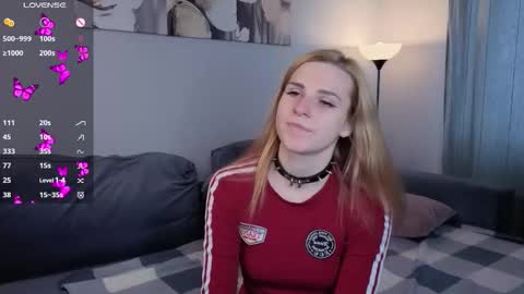 Snapshot of noradunn chatting on 23, 10, 2025 Elina online show from 23, 10, 2025