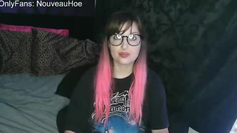 Snapshot of nouveauho3 chatting on 2, 12, 2025 Nouveauho3 online show from 2, 12, 2025