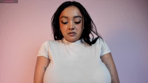 Snapshot of nova_swan chatting on 10, 1, 2025 NOVA online show from 10, 1, 2025