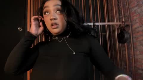 Snapshot of nova_swan chatting on 13, 2, 2025 NOVA online show from 13, 2, 2025