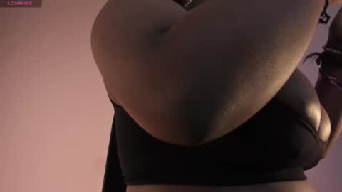 Snapshot of nova_swan chatting on 14, 2, 2025 NOVA online show from 14, 2, 2025