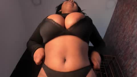 Snapshot of nova_swan chatting on 27, 2, 2025 NOVA online show from 27, 2, 2025