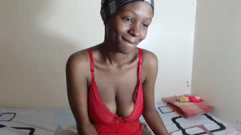 Snapshot of nova_vixen chatting on 19, 11, 2025 nova_vixen online show from 19, 11, 2025