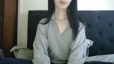 Snapshot of novafrey chatting on 27, 5, 2026 Olivia online show from 27, 5, 2026