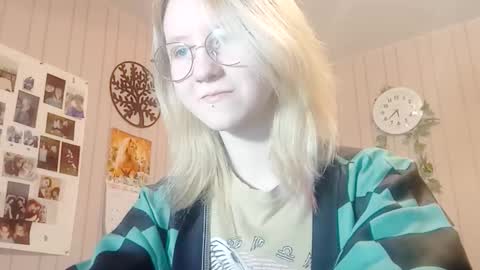 Sari  It is my first day  online show from 7, 2, 2026