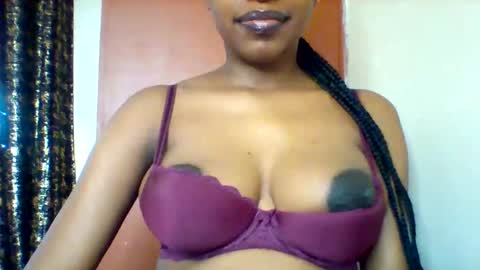 Snapshot of nubian_queen1033 chatting on 15, 9, 2025 happie online show from 15, 9, 2025