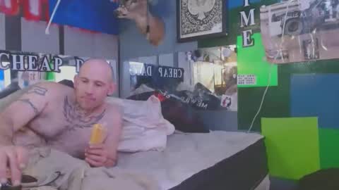 Snapshot of nuckl3deep chatting on 17, 12, 2025 nuckl3deep online show from 17, 12, 2025